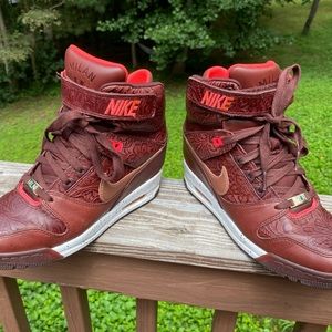 Nike Air Revolution Sky High Milan sneakers